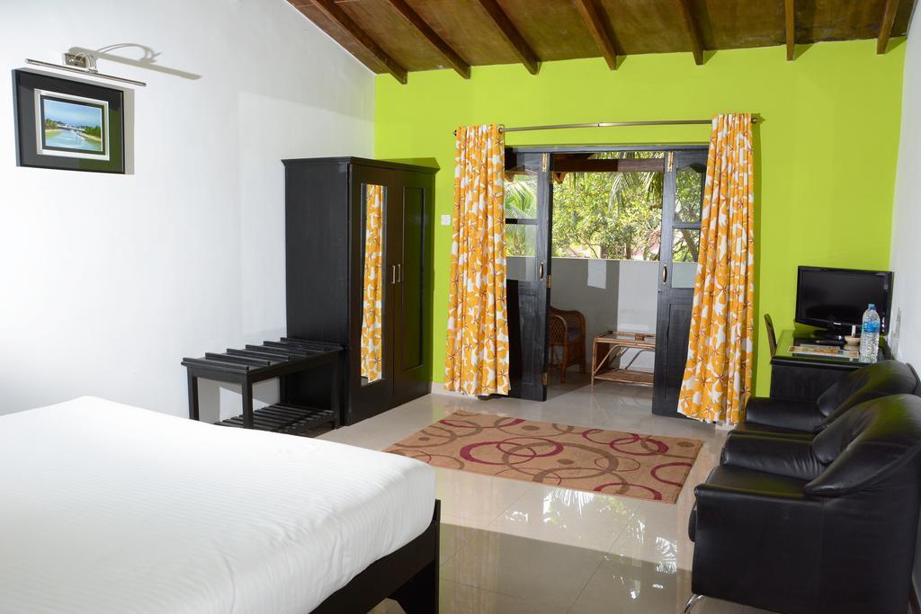 Silver Sands Sunshine - Angaara Candolim Szoba fotó