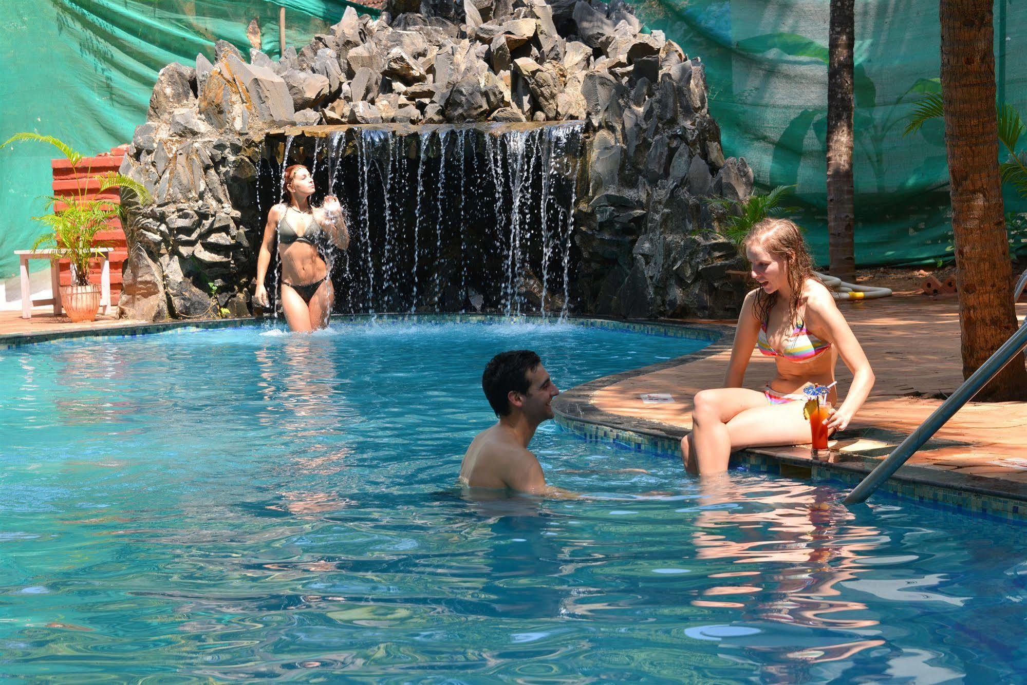 Silver Sands Sunshine - Angaara Candolim Kültér fotó
